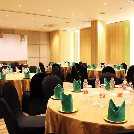 Zest Parang Raja Solo By Swiss-Belhotel International Bonorejo Ngoại thất bức ảnh