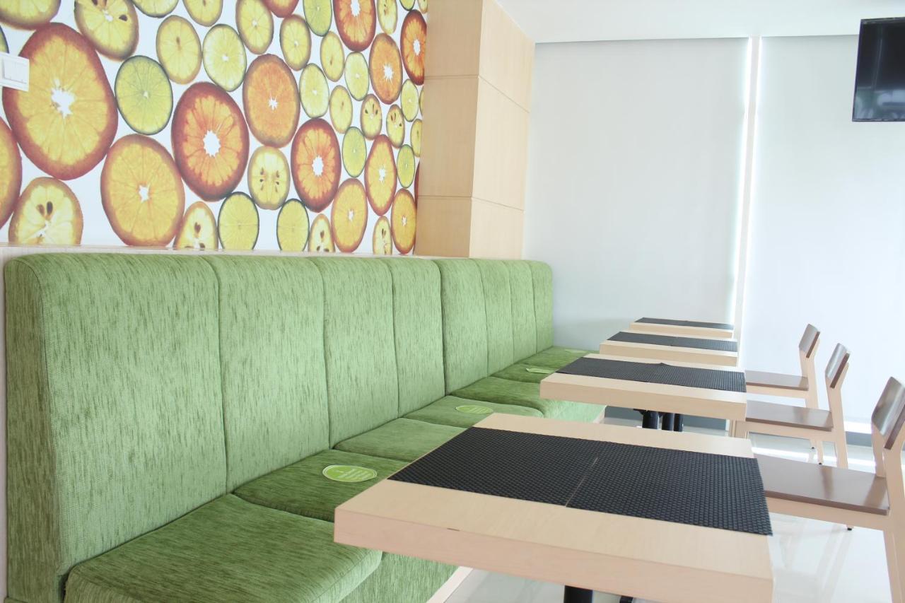 Zest Parang Raja Solo By Swiss-Belhotel International Bonorejo Ngoại thất bức ảnh