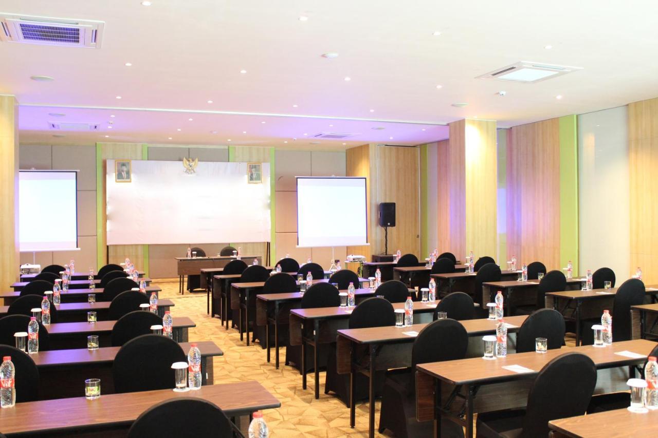 Zest Parang Raja Solo By Swiss-Belhotel International Bonorejo Ngoại thất bức ảnh