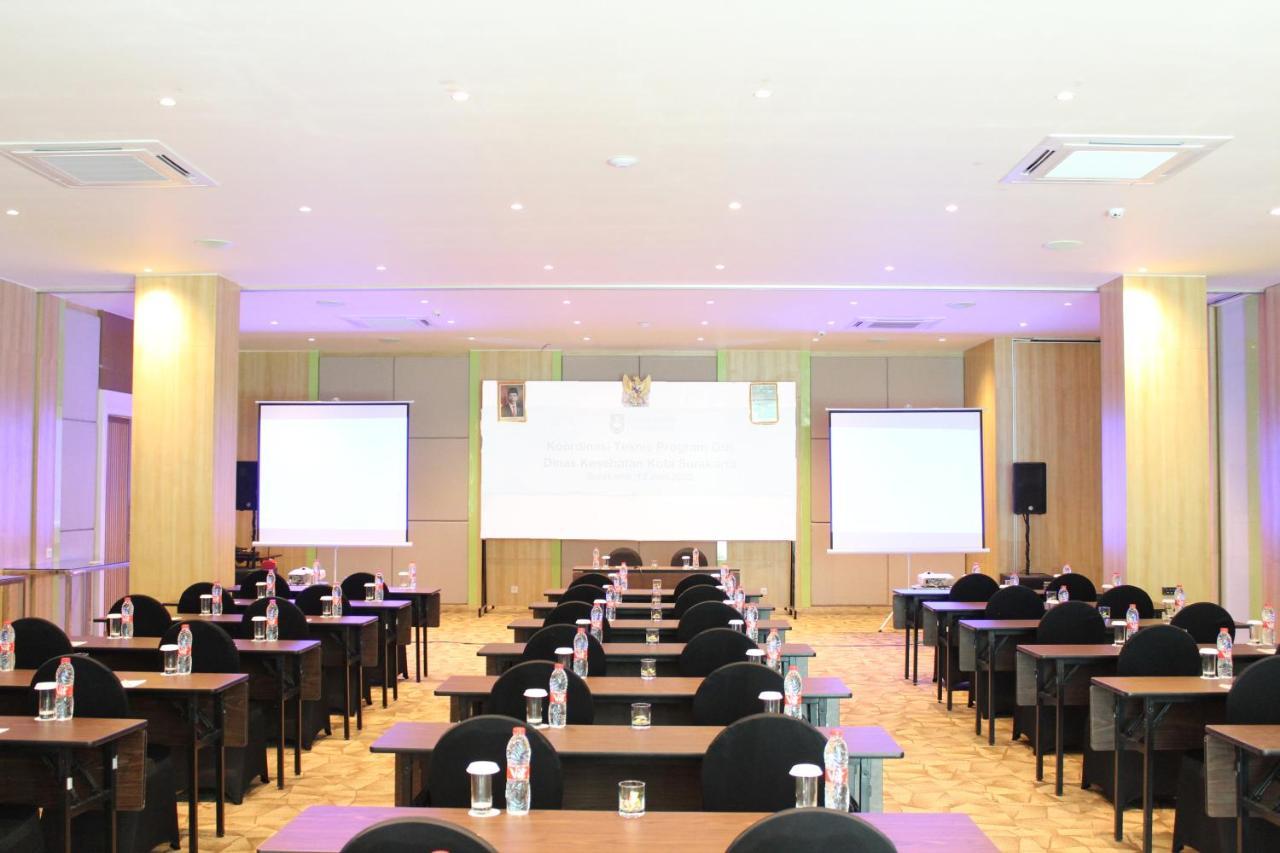 Zest Parang Raja Solo By Swiss-Belhotel International Bonorejo Ngoại thất bức ảnh